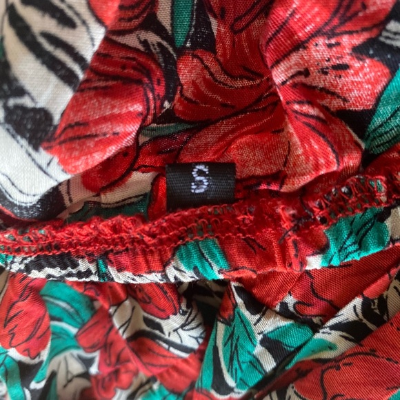 Knee length Halter dress - Picture 3 of 3